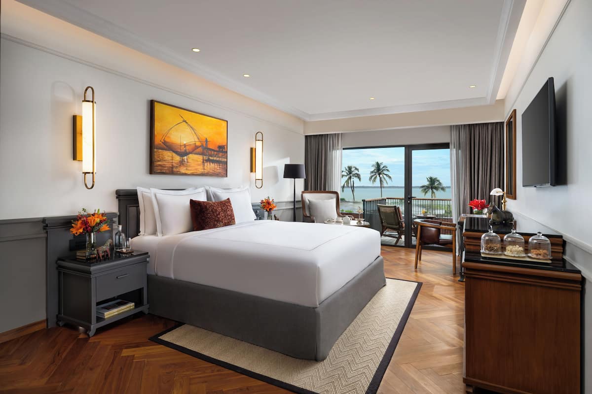 Minibar, Zimmersafe, individuell dekoriert, individuell eingerichtet