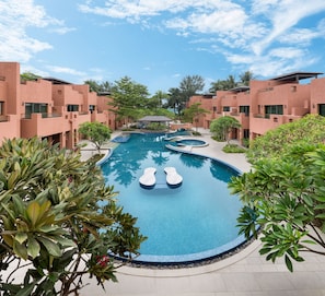 3 outdoor pools