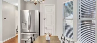 弗里斯科城堡3房車庫停車場封閉後院  