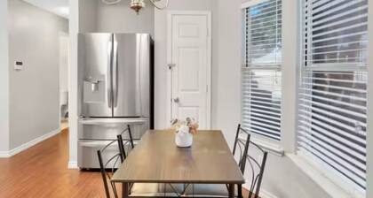 Frisco Castle 3BR Garage Parking Gated Backyard