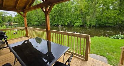 Charming Cabin in Clyde, with a relaxing hot tub!
