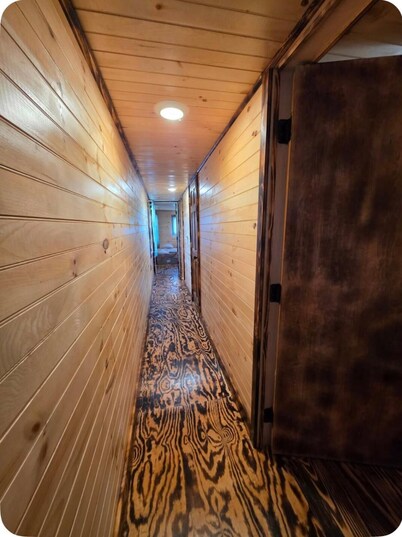 Charming Cabin in Clyde, with a relaxing hot tub!