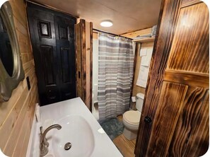 Dusche, Handtücher, Seife, Toilettenpapier