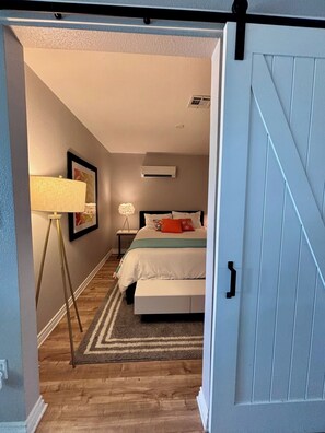 3 bedrooms, desk, iron/ironing board, free WiFi - Soothing 3-bedroom house on golf course with AC & pool in Palm Desert (Palm Desert)