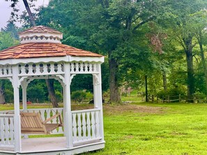 House - River Rock Retreat on the River (Burnsville)