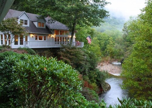 5 BR House- Mt Mitchell Golf Course on the River