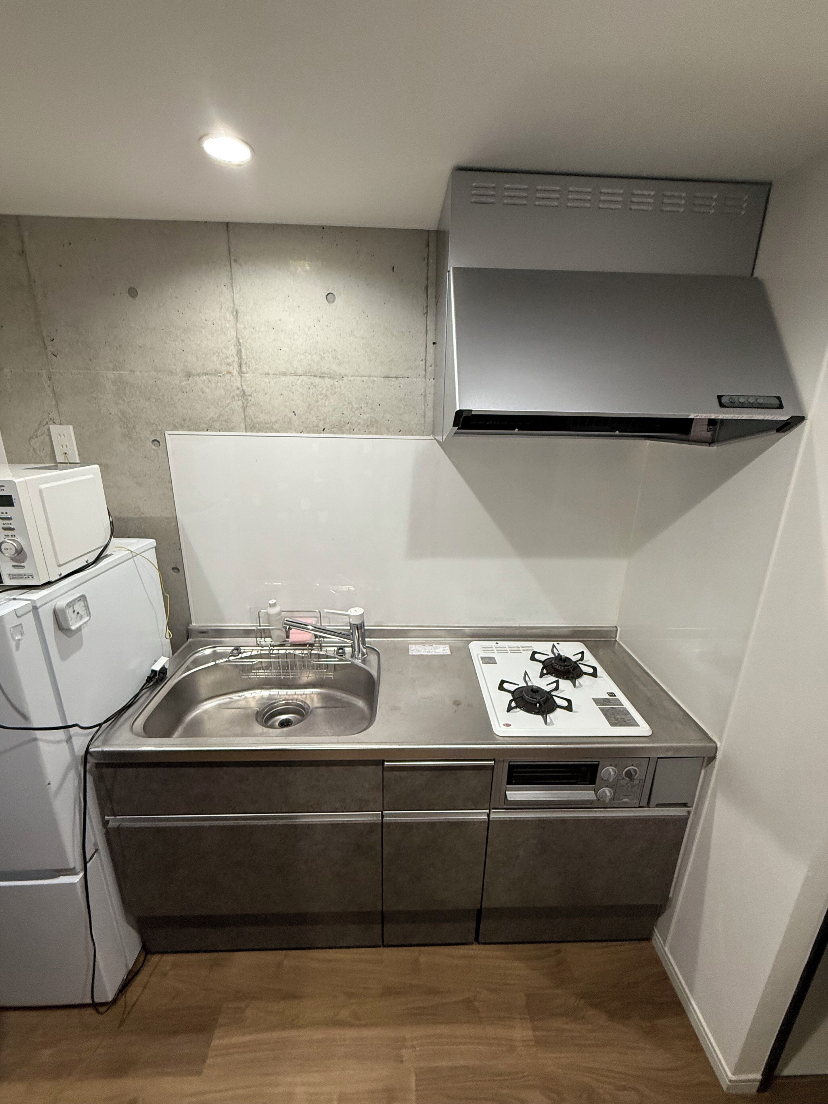 Familienstudio | Eigene Küche | Mikrowelle, Herdplatte, Kochgeschirr/Geschirr/Besteck