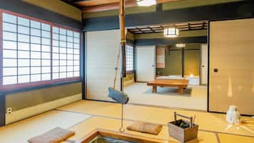 Habitación tradicional, no fumadores | Edredones de plumas, escritorio, ropa de cama