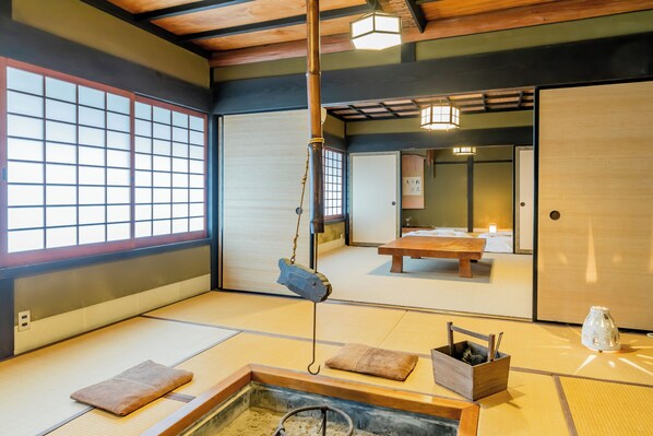Traditional Room, Non Smoking | Down comforters, desk, bed sheets