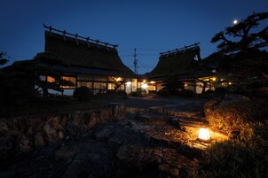 Habitación tradicional, no fumadores | Edredones de plumas, escritorio, ropa de cama