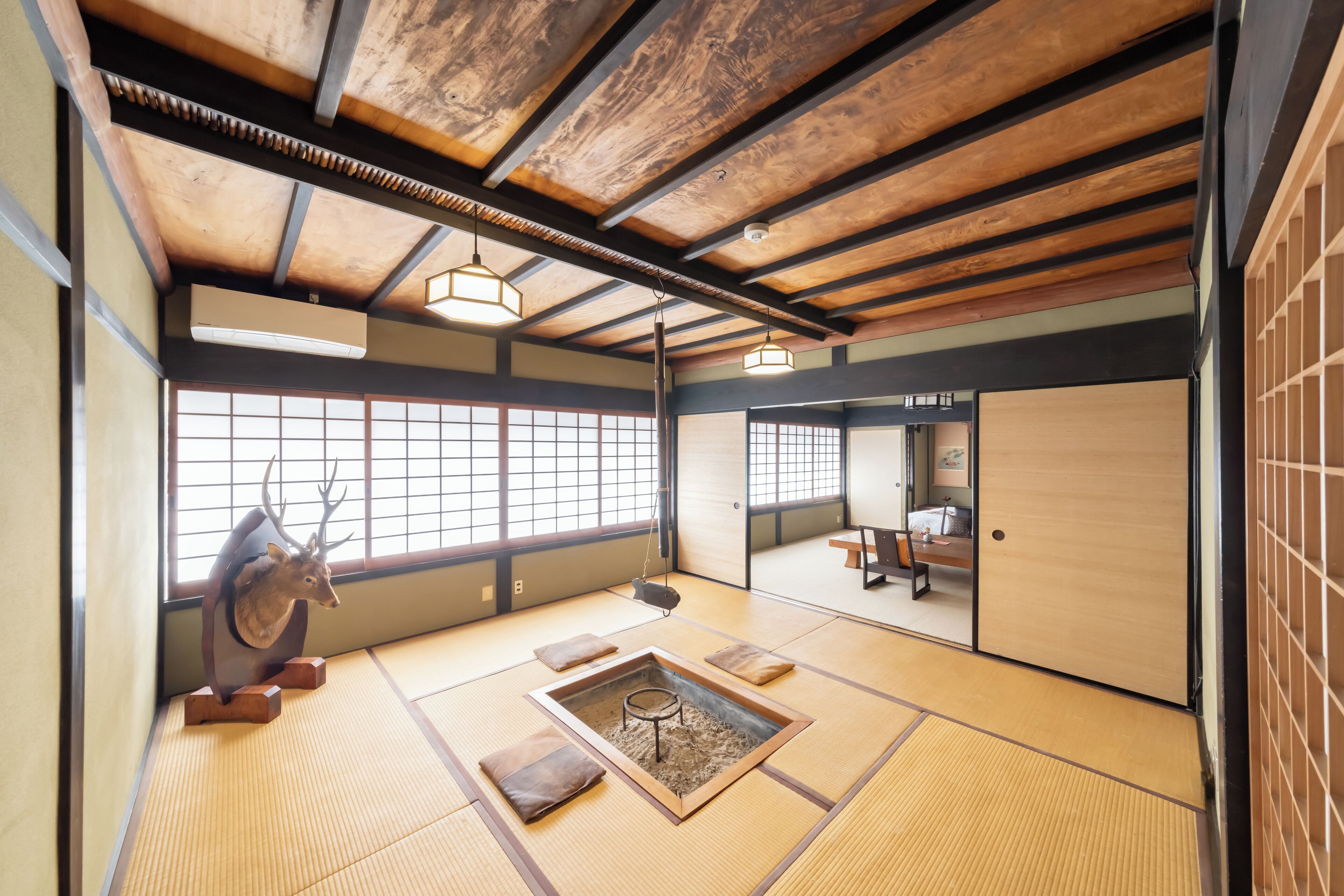 トラディショナル ルーム 禁煙 | 羽毛の掛け布団、デスク、ベッドシーツ