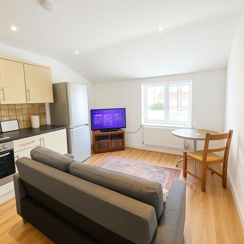 Stylish Flat on Cowley Road a Walk to Oxford Centre