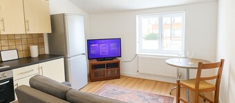 Stylish Flat on Cowley Road a Walk to Oxford Centre