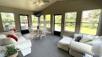 Televisie en een open haard