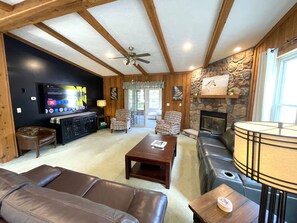 TV, fireplace