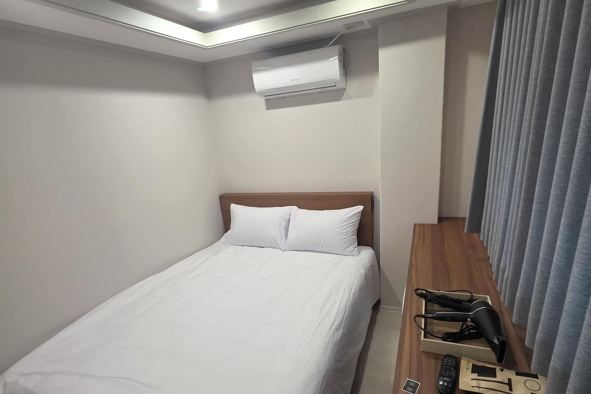 Premium bedding, free WiFi, bed sheets