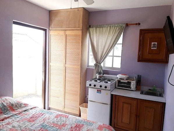 1 bedroom, WiFi, bed sheets
