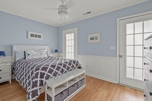 5 bedrooms, iron/ironing board, free WiFi, bed sheets