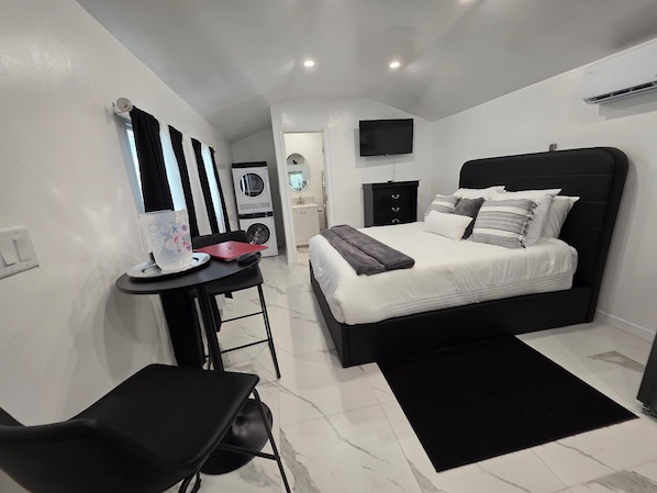 1 bedroom, iron/ironing board, WiFi, bed sheets