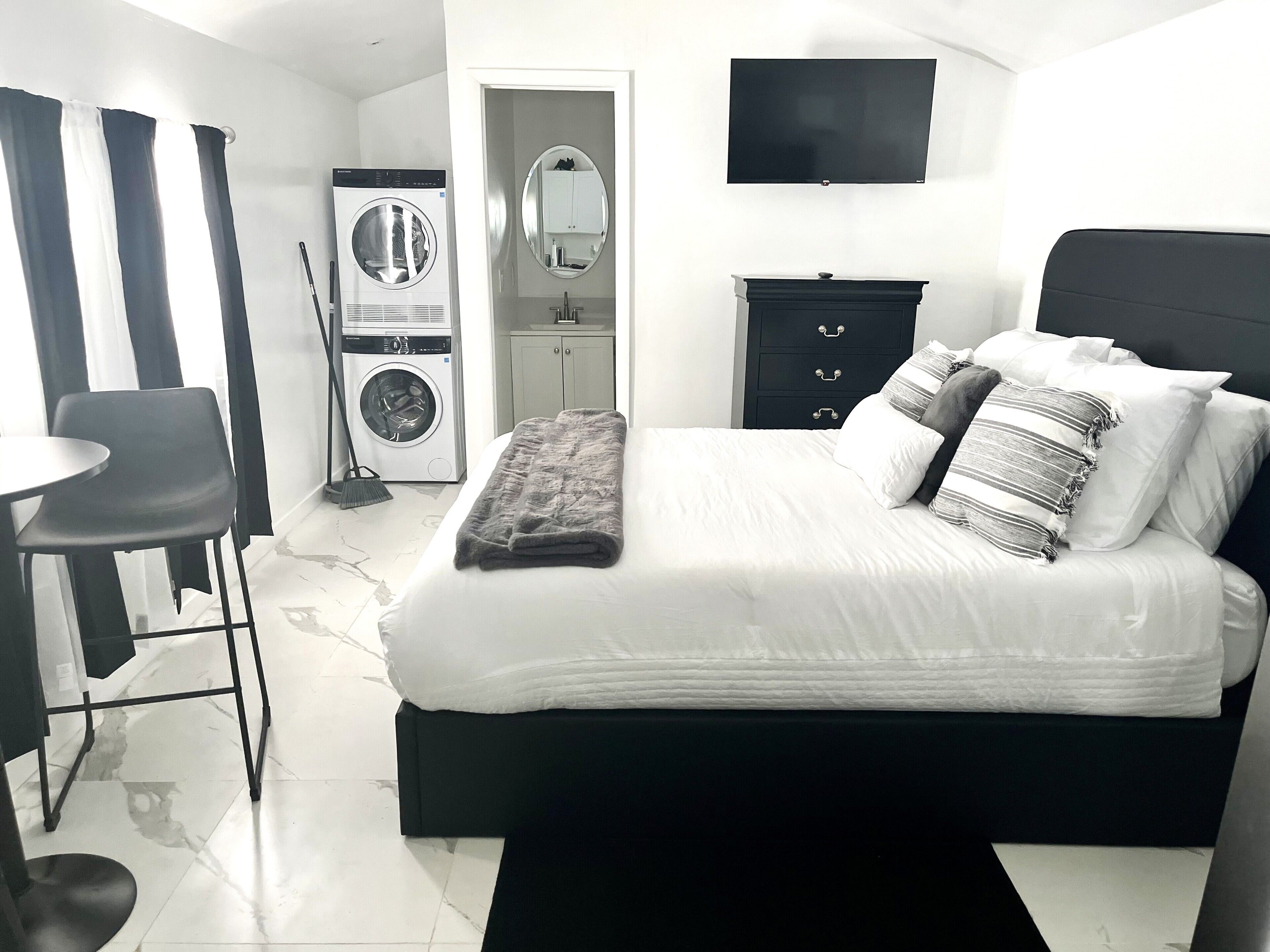 1 chambre, fer et planche à repasser, Wi-Fi, draps fournis