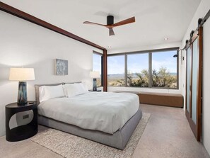 13 habitaciones, escritorio y tabla de planchar con plancha 