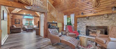 Télévision, cheminée, baby-foot, espaces bureaux