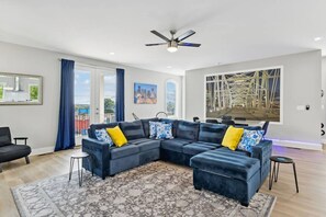 Smart TV, fireplace - Friends in Skyline Places, 10 min to Broadway, Perfect for Groups! (Nashville)