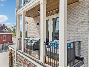 Terrace/patio - Friends in Skyline Places, 10 min to Broadway! (Nashville)