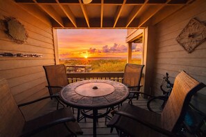 Outdoor dining - Oceanfront dream villa. Steps to beach. Club access. (Seabrook Island)