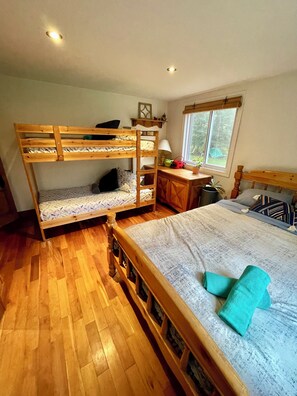 3 bedrooms, WiFi, bed sheets