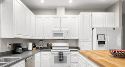 Tampa Hyde Park • Spacious 4 BR • 4 Minutes to the Beach!