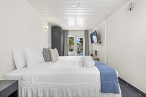 5 bedrooms, iron/ironing board, WiFi