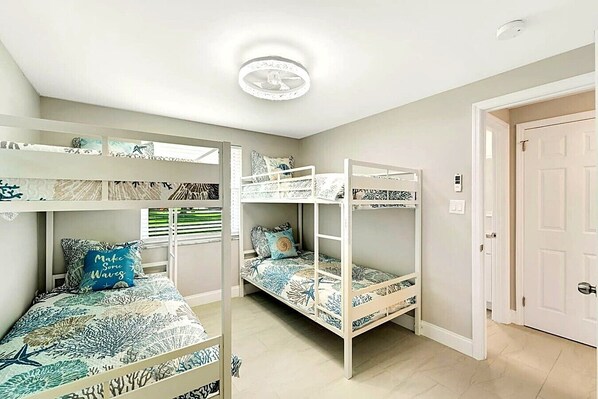 Desk, iron/ironing board, travel cot, WiFi