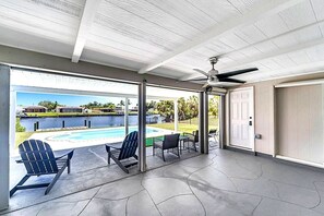 Pool - Waterfront 3BR 2BA Pool BBQ Mini Golf Sleep 10 (Port Charlotte)