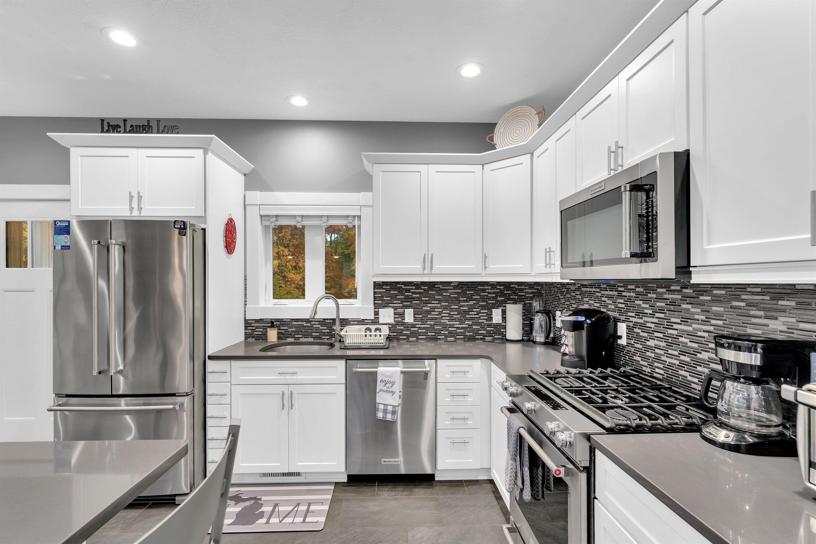 雪櫃、微波爐、焗爐、爐具