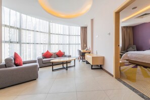 Suite Luxe, vue ville | Vue de la chambre