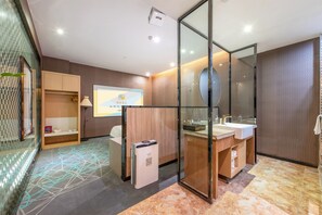 Elite Double Room, No Windows | Desk, laptop workspace, blackout curtains, soundproofing - Trendy Romantic Hotel International Guangzhou Baoneng Performing Arts Center Science City Metro Station Branch (Guangzhou)
