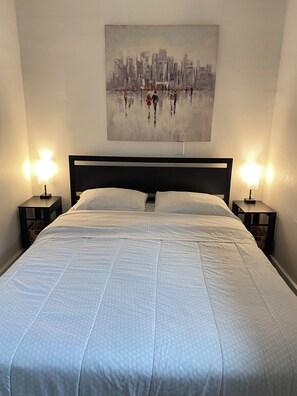 2 habitaciones, tabla de planchar con plancha, wifi y ropa de cama