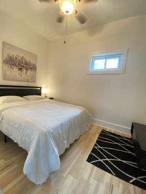 2 bedrooms, iron/ironing board, WiFi, bed sheets