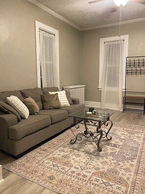 Televisión y chimenea