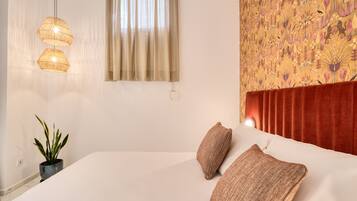 2 bedrooms, iron/ironing board, Internet, bed sheets