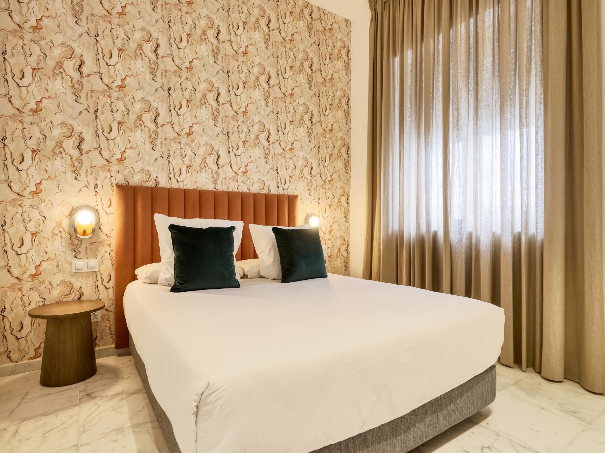 2 chambres, fer et planche à repasser, accès Internet, draps fournis