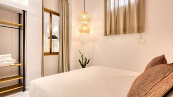 Fer et planche Ă  repasser, accĂšs Internet, draps fournis