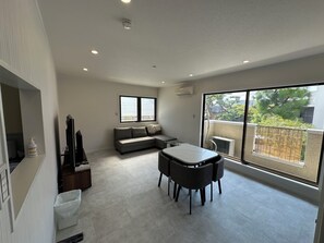 TV - Private 2nd floor hideaway stay near Beach (茅ヶ崎市)