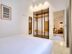 1 bedroom, iron/ironing board, internet