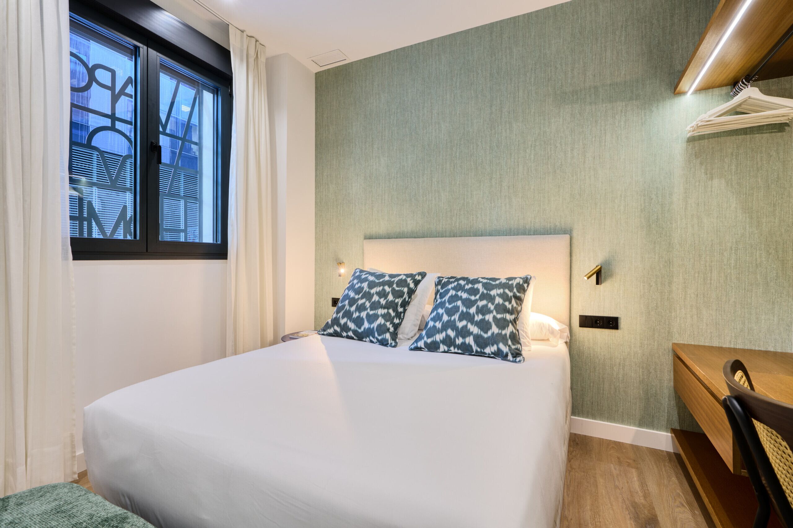 1 slaapkamer, een strijkplank/strijkijzer, reisbedje, gratis wifi