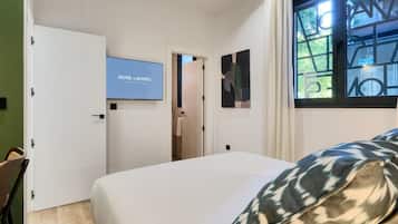 1 bedroom, iron/ironing board, internet, bed sheets