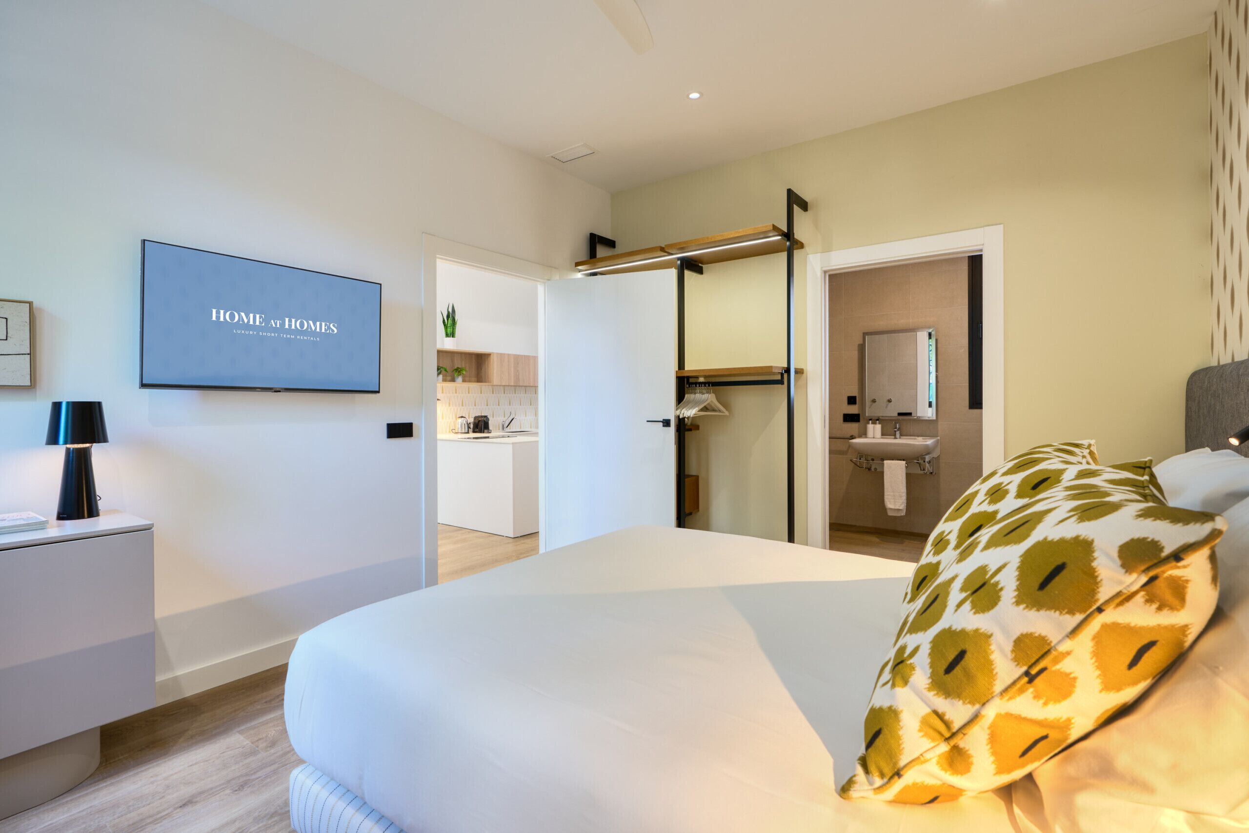 1 slaapkamer, een strijkplank/strijkijzer, gratis wifi, beddengoed