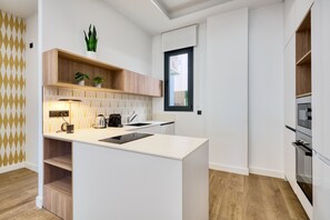 Réfrigérateur, micro-ondes, four, lave-vaisselle