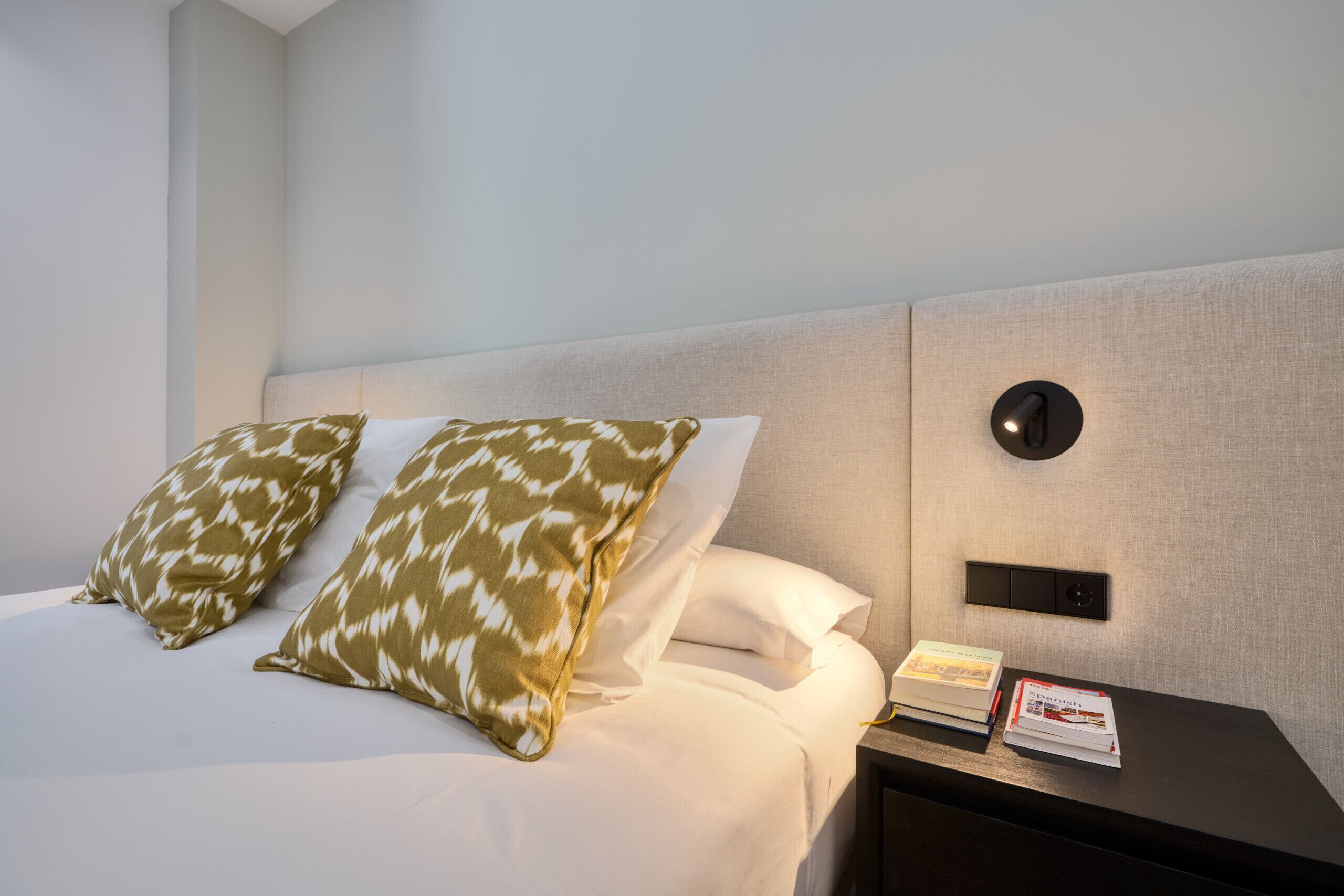 2 slaapkamers, een strijkplank/strijkijzer, gratis wifi, beddengoed